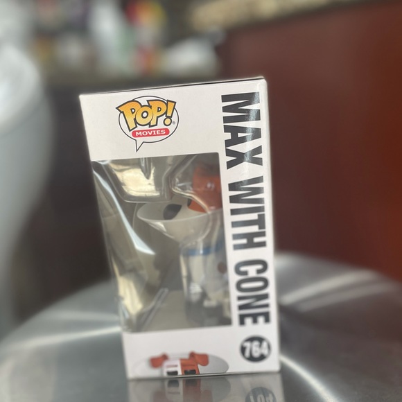 secret life of pets max with cone funko pop 🤍 - Picture 2 of 4
